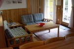 Poolhus Sverige, opholdsplads med sofaer